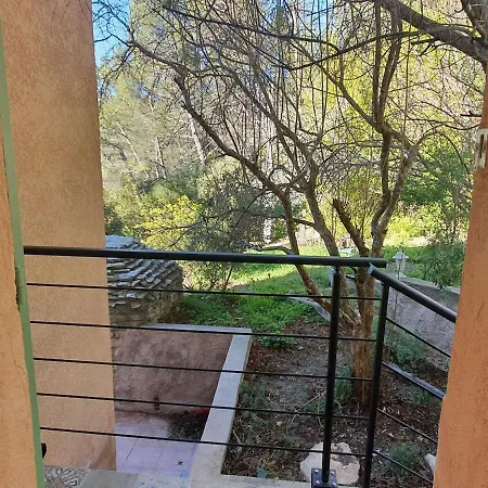 Dans Un Oasis De Verdure - Apartmán